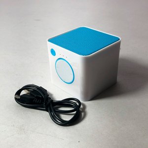 Lote de 4 piezas: Parlante, Plancha a Vapor, Reproductor DVD y Masajeador - imagen 2