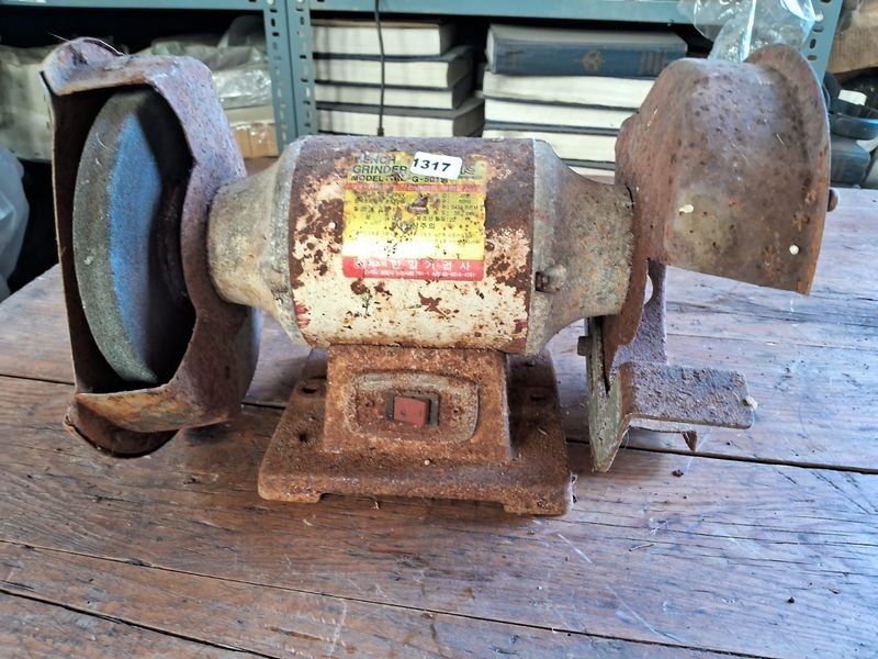 Amoladora de banco en mal estado - imagen 4