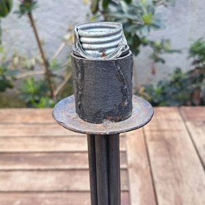 Dos lámparas de mesa de Hirro Forjado con decoracion de anillos  una con pantalla clara y otra sin pantalla - Se vende a la Vista - Alto Sin Pantalla 37 cm - imagen 2