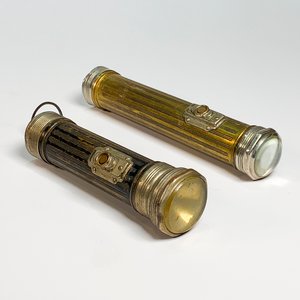 Lote siguiente: Dos Linternas Antiguas "Eveready" de Metal - Modelos N°2671 y N°2612
