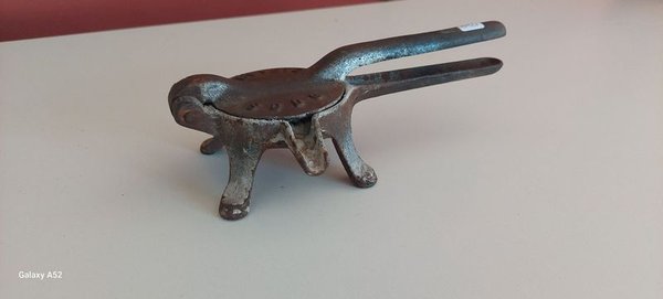 Aplastador de carne vintage metalico - imagen 4