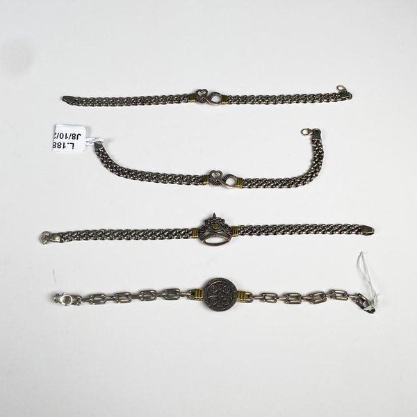 Lote de Cuatro Pulseras Metálicas Labradas con Diseños Variados