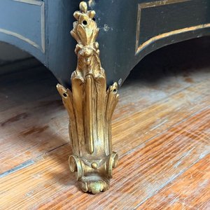 Chiffonier Francés Estilo Napoleón III Madera Laqueada Negra con Aplicaciones - imagen 12