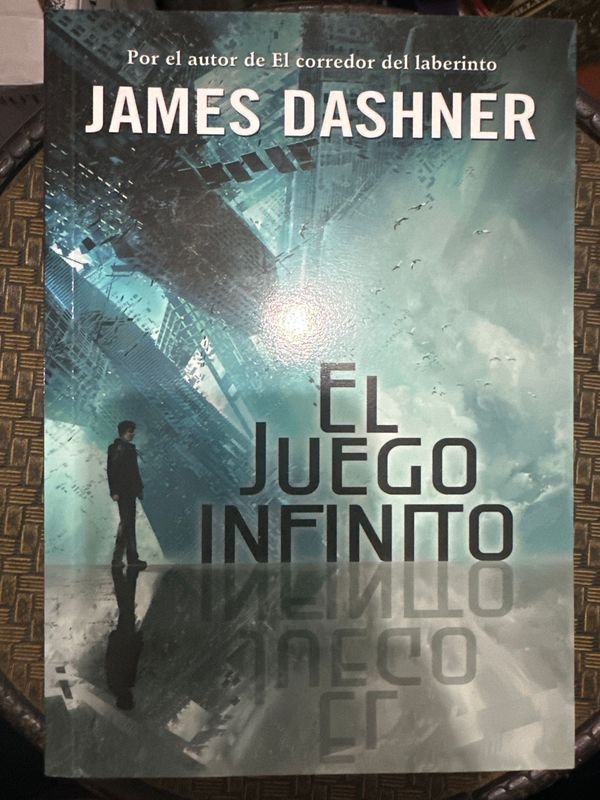 Libro "El Juego Infinito" de James Dashner