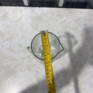 Lote de 4 piezas de vidrio y cristal: jarra, pastelera, florero y caramelera - imagen 24
