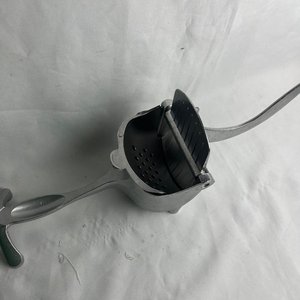 Exprimidor Manual de Aluminio para Cítricos - imagen 3