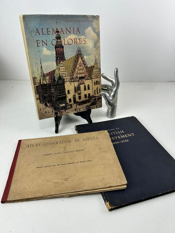 Lote siguiente: Libros de geografía e historia: Alemania, España y Reino Unido