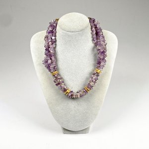 Collar de Cuatro Vueltas con Piedras Amatistas y Detalles Dorados - imagen 2