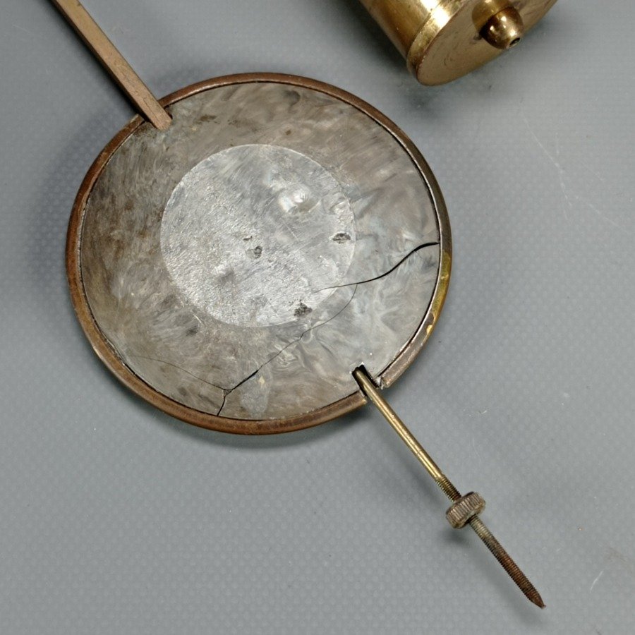 Relojes de pared clásicos con diseño ornamental y mecanismo de pesas completo - imagen 9