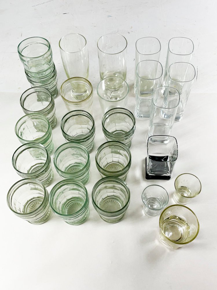 Colección de vasos y copas de vidrio - imagen 2