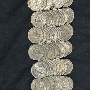 Lote de 57 Monedas de Un Peso Uruguayo de 1960 - imagen 1