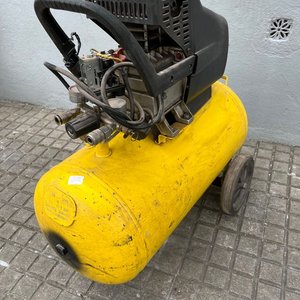 Compresor de Aire Amarillo con Tanque de 60L y Pérdida de Aire - imagen 7