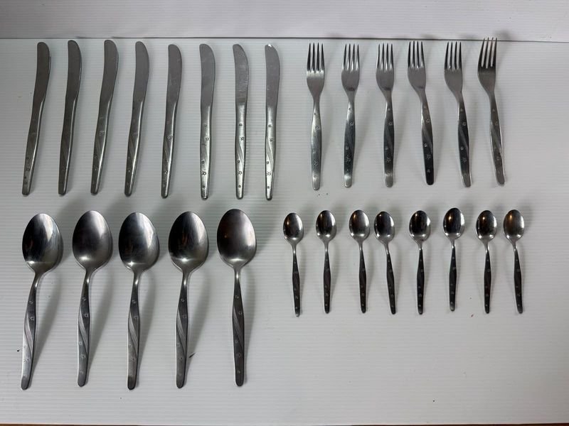Juego Incompleto de Cubiertos Hercules Inox
