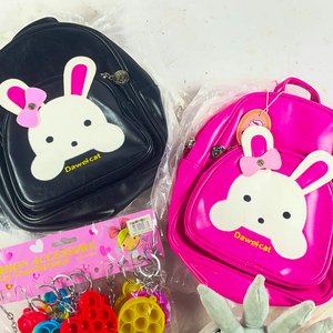 Lote de Mochilas, Peluches y Llaveros con Pop It - imagen 5