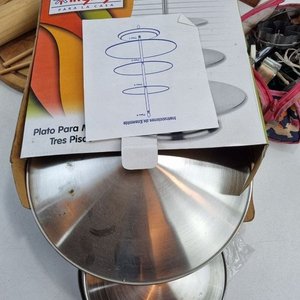 Surtido de Utensilios de Cocina y Bazar: Plato de Tres Pisos Tienda Inglesa, Cortantes, Palo de Amasar y Más - imagen 4