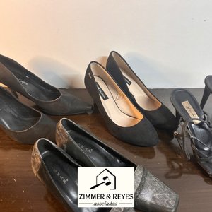 Lote anterior: Lote de Zapatos de Mujer Negros y Grises