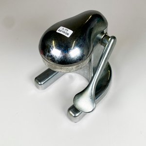Exprimidor manual en metal ,altura 19 cm - imagen 3