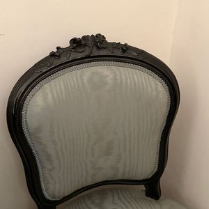 Par de Sillas Victorianas Estilo Luis XV con Tapizado Jacquard - imagen 9