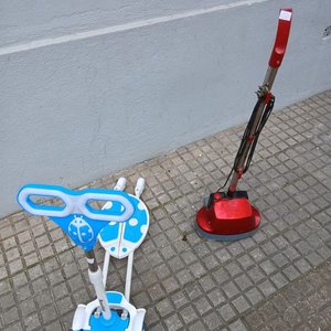 Lustradora Kassel Roja y Monopatín Infantil Blanco y Celeste - imagen 5