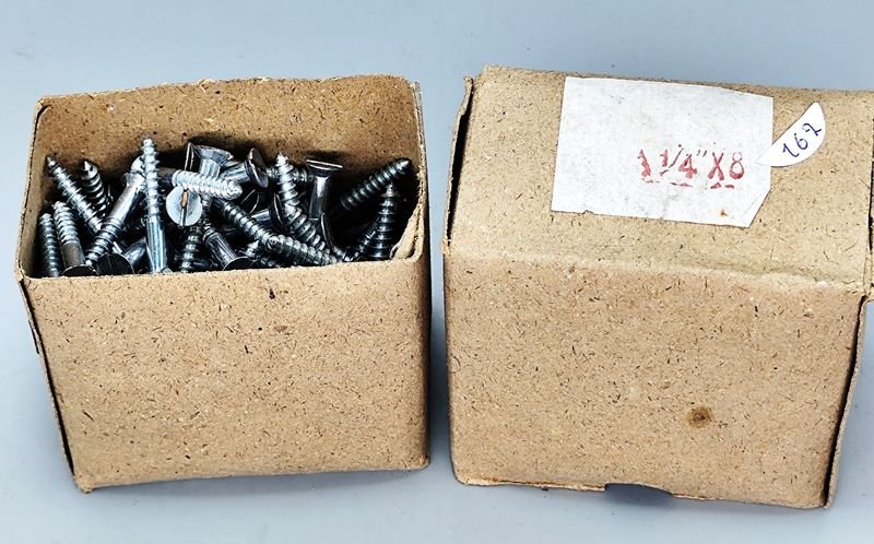 Caja de 144 Tornillos Fresados 4 mm x 30 mm