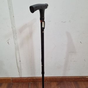 Bastón Plegable WalkBuddy con Luz LED y Base de Cuatro Apoyos - imagen 5