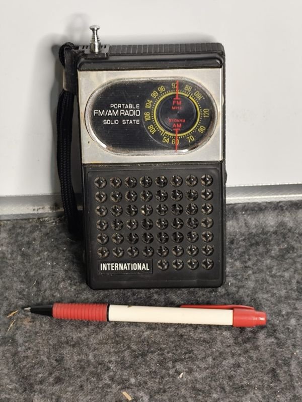 Radio Portátil International FM/AM Solid State Vintage