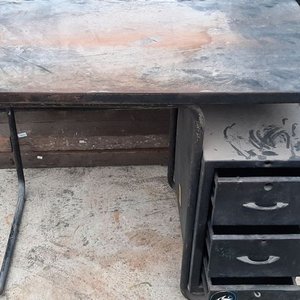 Escritorio Metálico con 3 Cajones - imagen 2