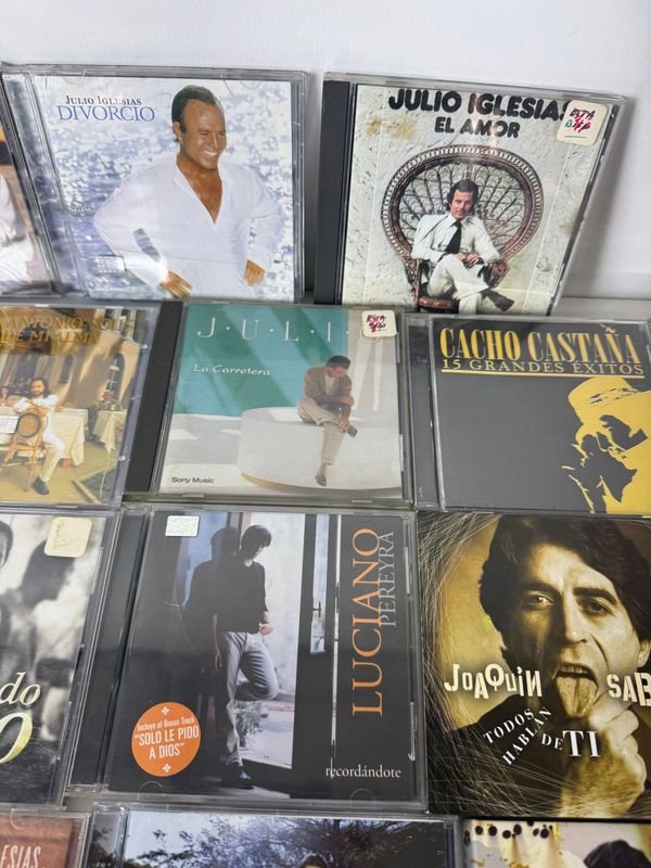 Colección de CDs de artistas reconocidos - imagen 6