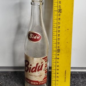Lote anterior: Botella Antigua de Vidrio Bidu "Sirvase Bien Frío"