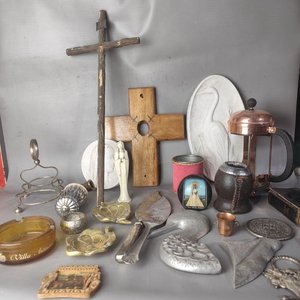 Lote siguiente: Lote de Varios Objetos Decorativos y Religiosos