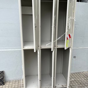 Gabinete Metálico Gris con 6 Puertas - imagen 7