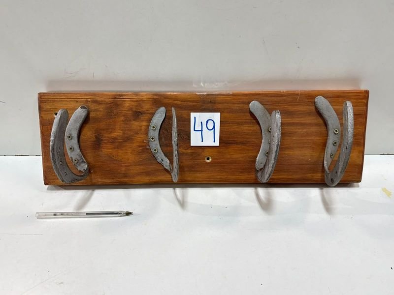 Perchero Artesanal con Herraduras