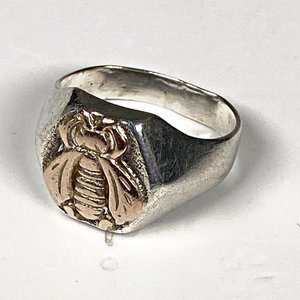 Lote anterior: Anillo de Plata y Oro con Diseño de Abeja - Maestra 16mm