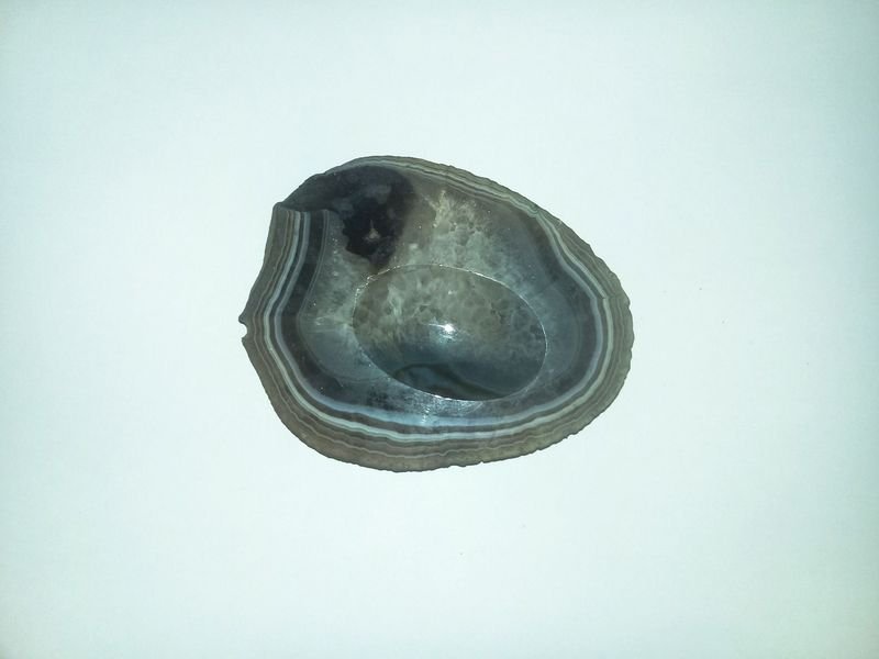 Cenicero de piedra decorativo con estilo y textura - imagen 2
