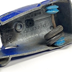 Dos autos de metal Dinky Toys ingleses: Furgón azul y Packard verde - imagen 2