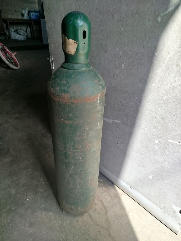 TANQUE DE OXIGENO EN BUEN ESTADO CON SUS PAPELES