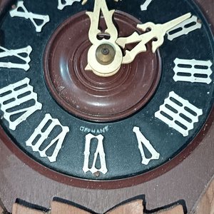 Reloj de Cucú Antiguo Alemán con Cadena y Piñas - imagen 5