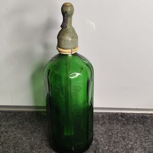 Sifón Antiguo de Vidrio Verde Oscuro con Detalle de Marca "Gaseosas" - imagen 3