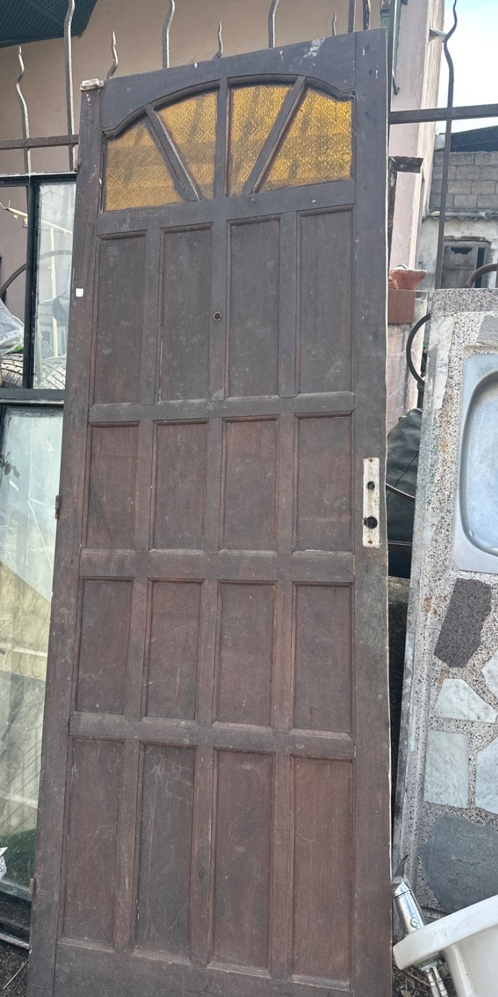 Puerta Antigua de Madera con Vidrio
