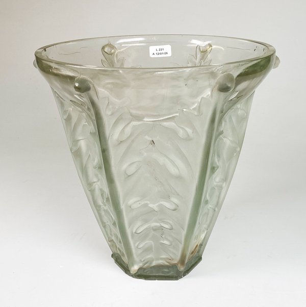 Lote anterior: Florero de cristal art deco con decoración vegetal