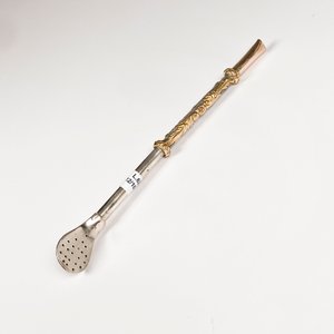 Bombilla de Plata y Oro con Detalles Labrados - imagen 2