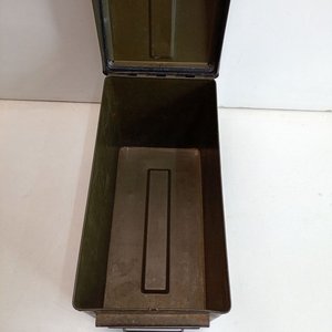 Caja Metálica EMCO para Municiones Calibre .400 con Manija - imagen 7