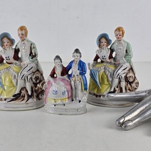 Trío de Figuras Decorativas en Porcelana Japonesa - imagen 1