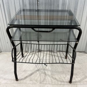 Mesa Auxiliar Estructura Metal Negro y Vidrio - imagen 6