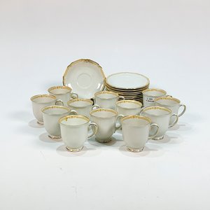Lote anterior: Doce Pocillos de Porcelana Bavaria con Platillos y Guarda Dorada