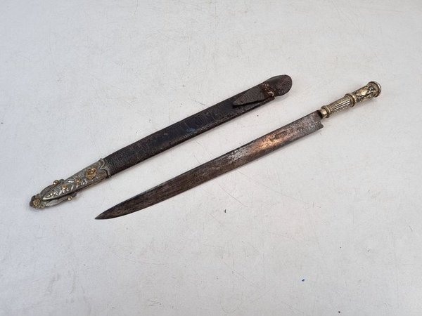 Facon Criollo Antiguo J.M. Mailhos "Cazador" con Vaina de Cuero y Plata - imagen 1