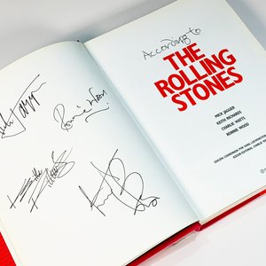 Libro "Los Rolling Stones - According To" con Tapa Roja y Firmas - imagen 2