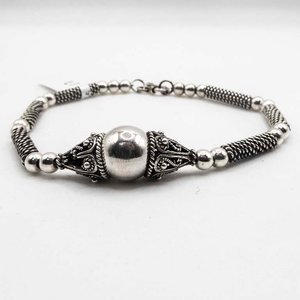 Lote siguiente: Pulsera de Plata 925 con Diseño Cautivante