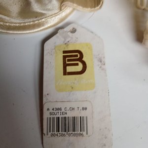 Lote de 10 Bolsas con Sostén y Repuestos para Lencería - imagen 9