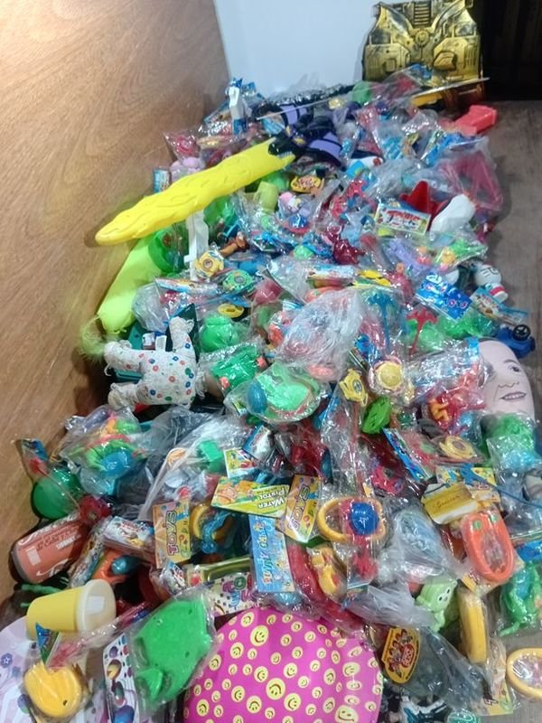 Lote de juguetes nuevos, usados y coleccionables - imagen 3